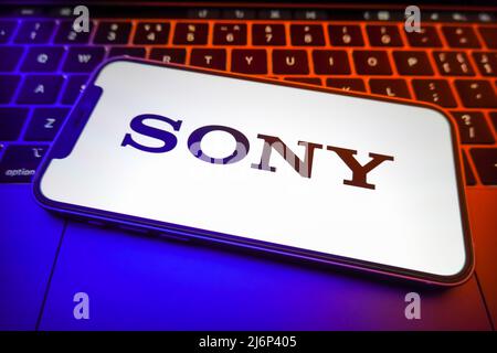 In dieser Abbildung wird ein SONY Logo auf dem Bildschirm eines Smartphones angezeigt. (Foto von Sheldon Cooper / SOPA Images/Sipa USA) Stockfoto