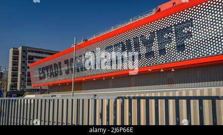 Außenansicht des Johan Cruyff Stadions auf dem FC Barcelona Trainingsgelände, in Sant Joan Despí (Baix Llobregat, Barcelona, Katalonien, Spanien) Stockfoto