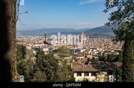 19. April 2022, Italien, Florenz: Blick auf Florenz mit der Kuppel der Kathedrale Santa Maria del Fiore in der Altstadt. Foto: Frank Rumpenhorst/dpa/Frank Rumpenhorst/dpa Stockfoto