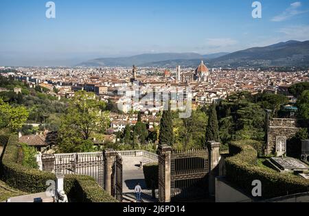 19. April 2022, Italien, Florenz: Blick auf Florenz mit der Kuppel der Kathedrale Santa Maria del Fiore in der Altstadt. Foto: Frank Rumpenhorst/dpa/Frank Rumpenhorst/dpa Stockfoto