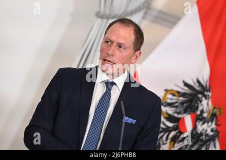 Wien, Österreich. 3.. Mai 2022. Pressekonferenz nach dem Lebensmittelgipfel im Bundeskanzleramt mit Josef Moosbrugger, Präsident der Präsidenten-Konferenz der Landwirtschaftskammer Österreich Stockfoto