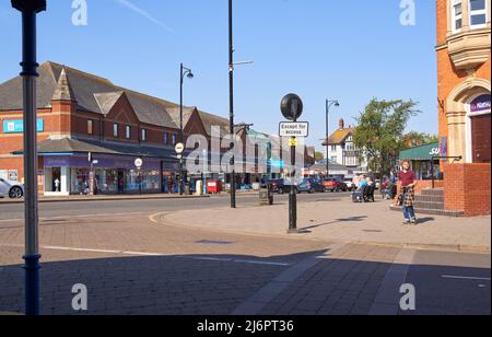 Straßenecke in Skegness, Lincolnshire, Großbritannien Stockfoto