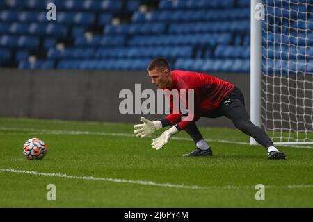Ted Cann #37 von West Bromwich Albion wärmt sich vor dem Start in West Bromwich, Großbritannien, am 5/3/2022 auf. (Foto von Gareth Evans/News Images/Sipa USA) Stockfoto