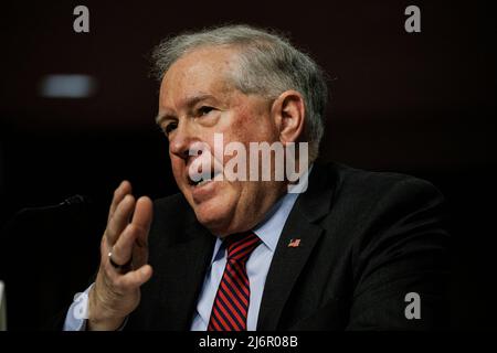 DER US-Luftwaffenminister Frank Kendall bezeugte am 3. Mai 2022 während einer Anhörung der Streitkräfte des Senats im Dirksen Senatsbüro auf dem Capitol Hill in Washington, DC. Bild: Samuel Corum / CNP/Sipa USA Stockfoto