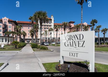 Galveston, TX, USA - 12. März 2022: Grand Galvez Hotel in Galveston, TX, USA. Das Grand Galvez Resort and Spa ist ein historisches Resorthotel am Strand Stockfoto