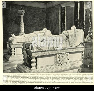 Vintage-Fotografie des Mausoleums von Charlottenburg, Berlin, Deutschland und der Gräber von Friedrich Wilhelm III. Von Preußen und Louise von Mecklenburg-Strelitz Stockfoto