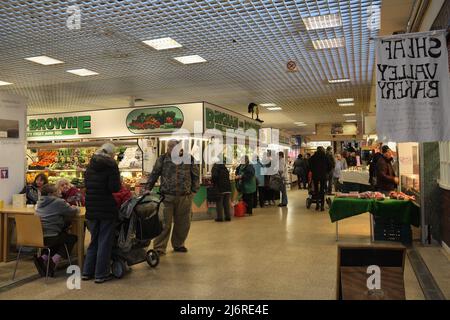 Demolished Castle Market Sheffield Indoor Market England Stände und Shopper in einem jetzt abgerissenen Gebäude Leute einkaufen drinnen Stockfoto