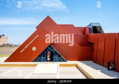 Das Äußere des Museo Tumbas Reales De Sipan, Lambayeque, in der Nähe von Chiclayo, Peru. Stockfoto