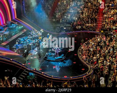 Elton John konzertiert in Miami, Florida, USA auf seiner Abschiedstour auf der Auf Wiedersehen Yellow Brick Road Stockfoto