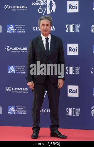 Paolo Sorrentino nimmt am roten Teppich des Premio David di Donatello 2022 67. in den Cinecittà Studios Teil. Stockfoto