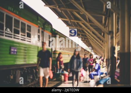 Verschwommenes Bild im Bahnhof. Stockfoto