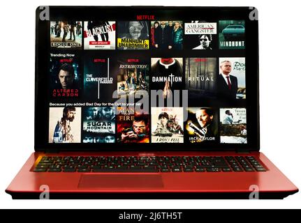 Bildschirm mit dem Raster von Netflix zeigt auf einem Laptop-Computer Stockfoto