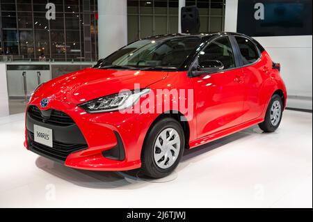 Odaiba, Tokio, Japan, Toyota Showcase Mega Web Palette Town - 2. Januar 2020: Red Toyota Yaris. Stockfoto