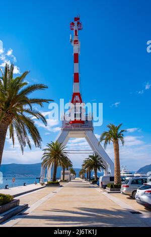 Tivat, Montenegro - 2. Februar 2022: Blick auf Luxusyachten in der Marina von Porto Montenegro in Tivat, Montenegro Stockfoto