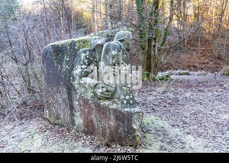 Winter im Wald von Dean - Denkmal für Männer, die bei der Katastrophe der Union Colliery am 4.. September 1902 in Bixslade, Gloucestershire, England, gestorben sind Stockfoto