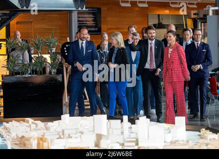 Kronprinzessin Victoria und Prinz Daniel von Schweden und Kronprinz Haakon von Norwegen im Lindholmen Science Park in Göteborg, am 04. Mai 2022, um an der Eröffnung des Business Seminars teilzunehmen, am letzten von 3 Tagen offizieller Besuch Schwedens aus Norwegen Foto: Albert Nieboer / Niederlande OUT / Point de Vue OUT Stockfoto