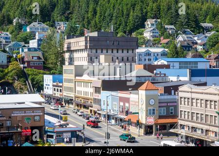 Downtown Business An Der Front Street In Ketchikan Alaska Am Kreuzfahrthafen Stockfoto