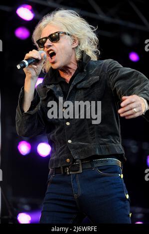 Sir Bob Geldof Leadsänger der Boomtown Rats tritt live auf der Bühne des Lets Rock Leeds 80s Festivals in Großbritannien auf. (Foto von Robin Burns / SOPA Images/Sipa USA) Stockfoto