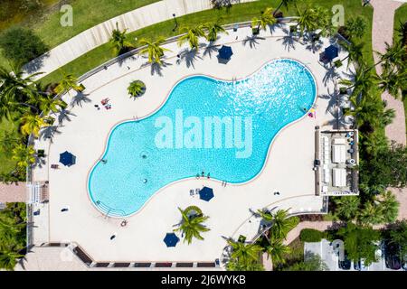 Verona Walk Naples, Gemeinschaft Swimmingpool Top Birds Eye View Stockfoto