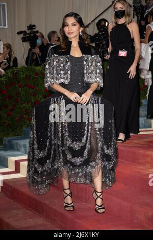 Gemma Chan nimmt an der Met Gala 2022 Teil, die am 02. Mai 2022 im Metropolitan Museum of Art in New York City, USA, die „in America: An Anthology of Fashion“ feiert. Foto von DNphotography/ABACAPRESS.COM Stockfoto