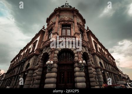 Teatro Macedonio Alcala an einem bewölkten Tag, Oaxaca, Mexiko Stockfoto