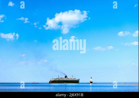 Lake Michigan Carferry's SS Badger, Ludington nach Manitowac. Ludington, Michigan, USA der S.S. Badger ist das letzte kohlegefeuerte Passagierdampfer in o Stockfoto