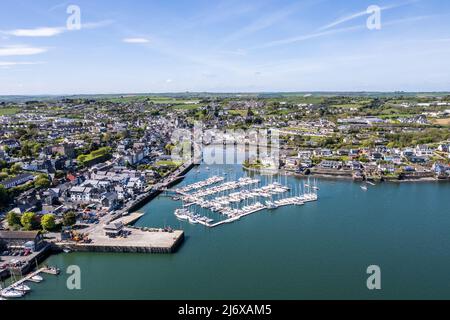 Kinsale, West Cork, irland. 4.. Mai 2022. Die Sonne schien in Kinsale heute, als die Temperaturen 18C erreichten. Met Éireann prognostiziert ein sonniges Wochenende mit Temperaturen, die voraussichtlich 20C erreichen werden. Quelle: AG News/Alamy Live News. Stockfoto