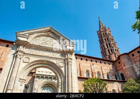 Die Basililca Saint-Sernin in Toulouse ist ein wichtiger Halt auf dem Jakobsweg nach Santiago de Compostela Stockfoto