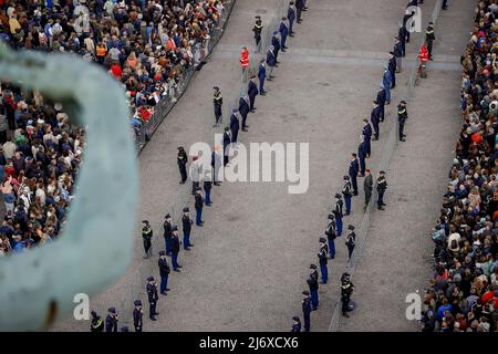 2022-05-04 19:21:01 AMSTERDAM - Überblick über den Damm vor dem Nationalen Gedenktag auf dem Dam-Platz. ANP POOL KOEN VAN WEEL niederlande Out - belgien Out Stockfoto
