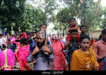 DHAKA, BANGLADESCH- MAI 04,2022: Nach zwei Jahren pandemischer Schließung wurde die Wiedereröffnung des Nationalen Zoos von Mirpur von Tausenden von Besuchern begrüßt Stockfoto