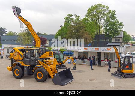 Belgrad, Serbien - 28. April 2022: Das chinesische Unternehmen LIUGONG Equipment auf der Construction Expo. Stockfoto