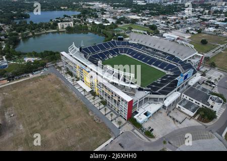 Eine Luftaufnahme des Camping World Stadium, früher bekannt als Orlando Stadium, Tangerine Bowl und Florida Citrus Bowl, Samstag, 30. April 2022, im We Stockfoto