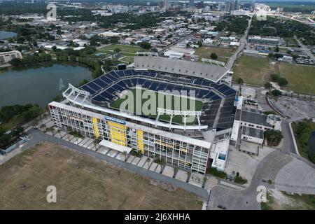 Eine Luftaufnahme des Camping World Stadium, früher bekannt als Orlando Stadium, Tangerine Bowl und Florida Citrus Bowl, Samstag, 30. April 2022, im We Stockfoto