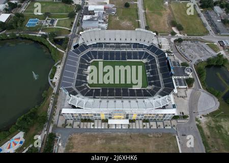 Eine Luftaufnahme des Camping World Stadium, früher bekannt als Orlando Stadium, Tangerine Bowl und Florida Citrus Bowl, Samstag, 30. April 2022, im We Stockfoto