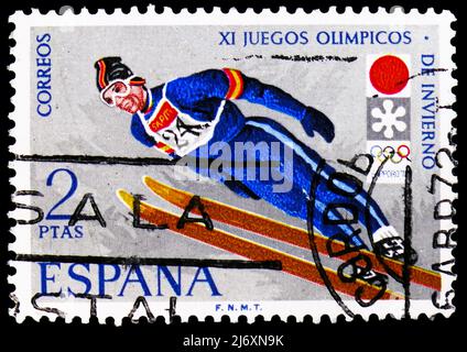 MOSKAU, RUSSLAND - 27. MÄRZ 2022: Die in Spanien gedruckte Briefmarke zeigt die Olympischen Winterspiele, Sapporo, Serie, um 1972 Stockfoto