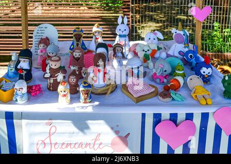 Souvenirkiosk oder Straßenmarkt in Niteroi, Brasilien Stockfoto