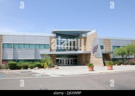 Das East Valley Institute of Technology wird vom US-Bildungsministerium als Vorbild für Karriere und technische Ausbildung anerkannt, dessen Hauptcampus hier in Mesa, Arizona, USA, am 3. Mai 2022 zu sehen ist. Der Campus erstreckt sich über 65 Hektar und umfasst 15 Gebäude, darunter die School of Health Sciences, die Academy for Cosmetic Arts, die Fire Science Academy und Adelante Healthcare. (Foto von Alexandra Buxbaum/Sipa USA) Stockfoto