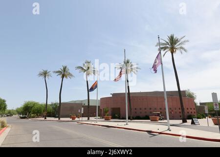 Das East Valley Institute of Technology wird vom US-Bildungsministerium als Vorbild für Karriere und technische Ausbildung anerkannt, dessen Hauptcampus hier in Mesa, Arizona, USA, am 3. Mai 2022 zu sehen ist. Der Campus erstreckt sich über 65 Hektar und umfasst 15 Gebäude, darunter die School of Health Sciences, die Academy for Cosmetic Arts, die Fire Science Academy und Adelante Healthcare. (Foto von Alexandra Buxbaum/Sipa USA) Stockfoto