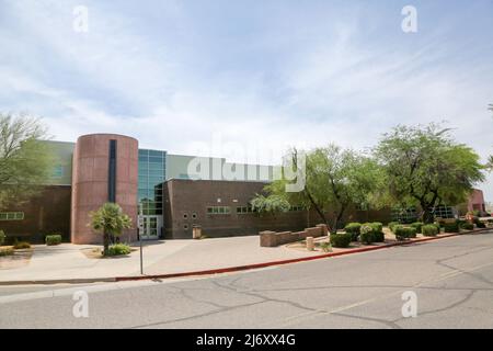 Das East Valley Institute of Technology wird vom US-Bildungsministerium als Vorbild für Karriere und technische Ausbildung anerkannt, dessen Hauptcampus hier in Mesa, Arizona, USA, am 3. Mai 2022 zu sehen ist. Der Campus erstreckt sich über 65 Hektar und umfasst 15 Gebäude, darunter die School of Health Sciences, die Academy for Cosmetic Arts, die Fire Science Academy und Adelante Healthcare. (Foto von Alexandra Buxbaum/Sipa USA) Stockfoto