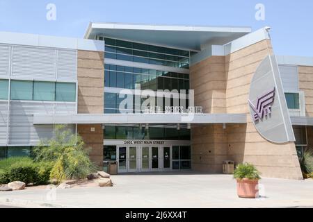 Das East Valley Institute of Technology wird vom US-Bildungsministerium als Vorbild für Karriere und technische Ausbildung anerkannt, dessen Hauptcampus hier in Mesa, Arizona, USA, am 3. Mai 2022 zu sehen ist. Der Campus erstreckt sich über 65 Hektar und umfasst 15 Gebäude, darunter die School of Health Sciences, die Academy for Cosmetic Arts, die Fire Science Academy und Adelante Healthcare. (Foto von Alexandra Buxbaum/Sipa USA) Stockfoto