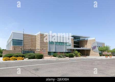 Das East Valley Institute of Technology wird vom US-Bildungsministerium als Vorbild für Karriere und technische Ausbildung anerkannt, dessen Hauptcampus hier in Mesa, Arizona, USA, am 3. Mai 2022 zu sehen ist. Der Campus erstreckt sich über 65 Hektar und umfasst 15 Gebäude, darunter die School of Health Sciences, die Academy for Cosmetic Arts, die Fire Science Academy und Adelante Healthcare. (Foto von Alexandra Buxbaum/Sipa USA) Stockfoto
