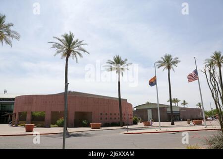 Das East Valley Institute of Technology wird vom US-Bildungsministerium als Vorbild für Karriere und technische Ausbildung anerkannt, dessen Hauptcampus hier in Mesa, Arizona, USA, am 3. Mai 2022 zu sehen ist. Der Campus erstreckt sich über 65 Hektar und umfasst 15 Gebäude, darunter die School of Health Sciences, die Academy for Cosmetic Arts, die Fire Science Academy und Adelante Healthcare. (Foto von Alexandra Buxbaum/Sipa USA) Stockfoto