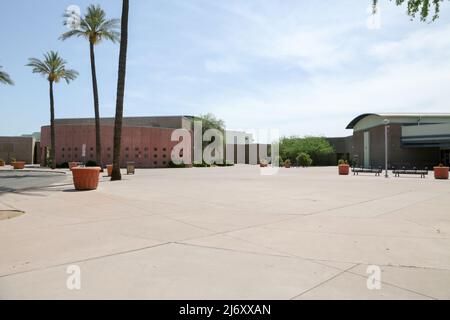 Das East Valley Institute of Technology wird vom US-Bildungsministerium als Vorbild für Karriere und technische Ausbildung anerkannt, dessen Hauptcampus hier in Mesa, Arizona, USA, am 3. Mai 2022 zu sehen ist. Der Campus erstreckt sich über 65 Hektar und umfasst 15 Gebäude, darunter die School of Health Sciences, die Academy for Cosmetic Arts, die Fire Science Academy und Adelante Healthcare. (Foto von Alexandra Buxbaum/Sipa USA) Stockfoto