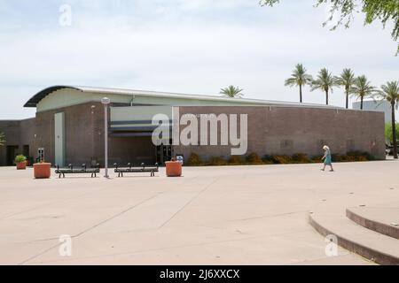 Das East Valley Institute of Technology wird vom US-Bildungsministerium als Vorbild für Karriere und technische Ausbildung anerkannt, dessen Hauptcampus hier in Mesa, Arizona, USA, am 3. Mai 2022 zu sehen ist. Der Campus erstreckt sich über 65 Hektar und umfasst 15 Gebäude, darunter die School of Health Sciences, die Academy for Cosmetic Arts, die Fire Science Academy und Adelante Healthcare. (Foto von Alexandra Buxbaum/Sipa USA) Stockfoto