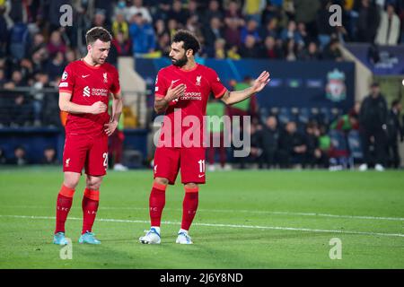 Estadio de la Ceramica, Vilareal, Spanien, 03. Mai 2022, Mohamed Salah (FC Liverpool) gab Diogo Jota (FC Liverpool) während Villarre Anweisungen Stockfoto