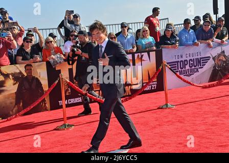 Darsteller Tom Cruise nimmt am Mittwoch, den 4. Mai 2022, an der Premiere des Filmdramas „Top Gun: Maverick“ auf der USS Midway in San Diego, Kalifornien, Teil. Foto von Jim Ruymen/UPI Stockfoto