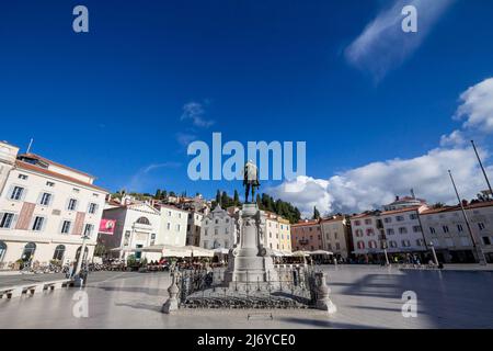 Bild des Tartinijev trg in piran, Slowenien. Der Tartini-Platz ist der größte und wichtigste Platz in der Stadt Piran, Slowenien. Es wurde nach vi benannt Stockfoto