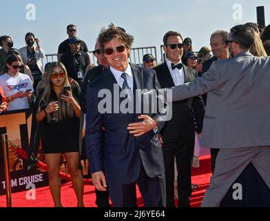 Darsteller Tom Cruise nimmt am Mittwoch, den 4. Mai 2022, an der Premiere des Filmdramas „Top Gun: Maverick“ auf der USS Midway in San Diego, Kalifornien, Teil. Foto von Jim Ruymen/UPI Stockfoto