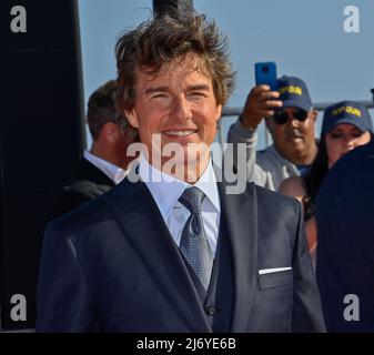 Darsteller Tom Cruise nimmt am Mittwoch, den 4. Mai 2022, an der Premiere des Filmdramas „Top Gun: Maverick“ auf der USS Midway in San Diego, Kalifornien, Teil. Foto von Jim Ruymen/UPI Stockfoto