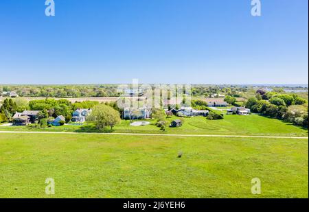 Luftaufnahme der Häuser auf der Strandstraße, Wainscott, NY Stockfoto